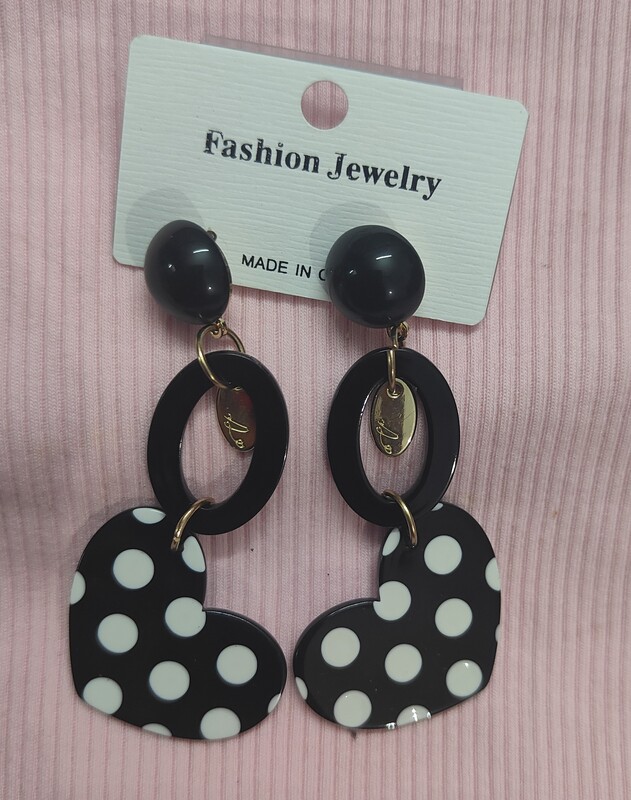 Retro Fashion Black Long Drop Earrings for the Party Wear Collections Retro Fashion Black Long Drop Earrings for the Party Wear Collections