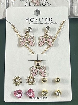 Chain and earrings combo for trendy small girls