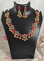 Flower red amd green small haram Flower red amd green small haram
