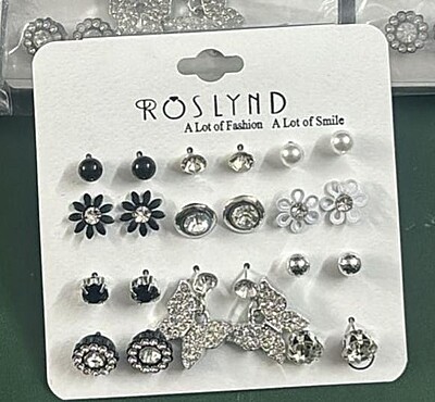 Earring collection for the young girls and perfect match for daily wearr